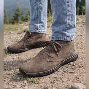 Eddie Bauer Men’s Suede Chukka Boots Brown | Size 9.5 | Lightweight Comfort Sole
